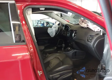 2021 Jeep Compass из США, поврежденный, VIN 3C4NJCCB7MT559426